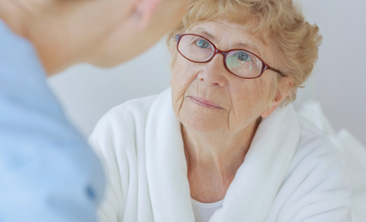 Monika, 71 J, Laborantin in Rente, mit 57 J. letzte Vorsorge, jetzt Gebärmutterhalskrebs. Laborassistentin